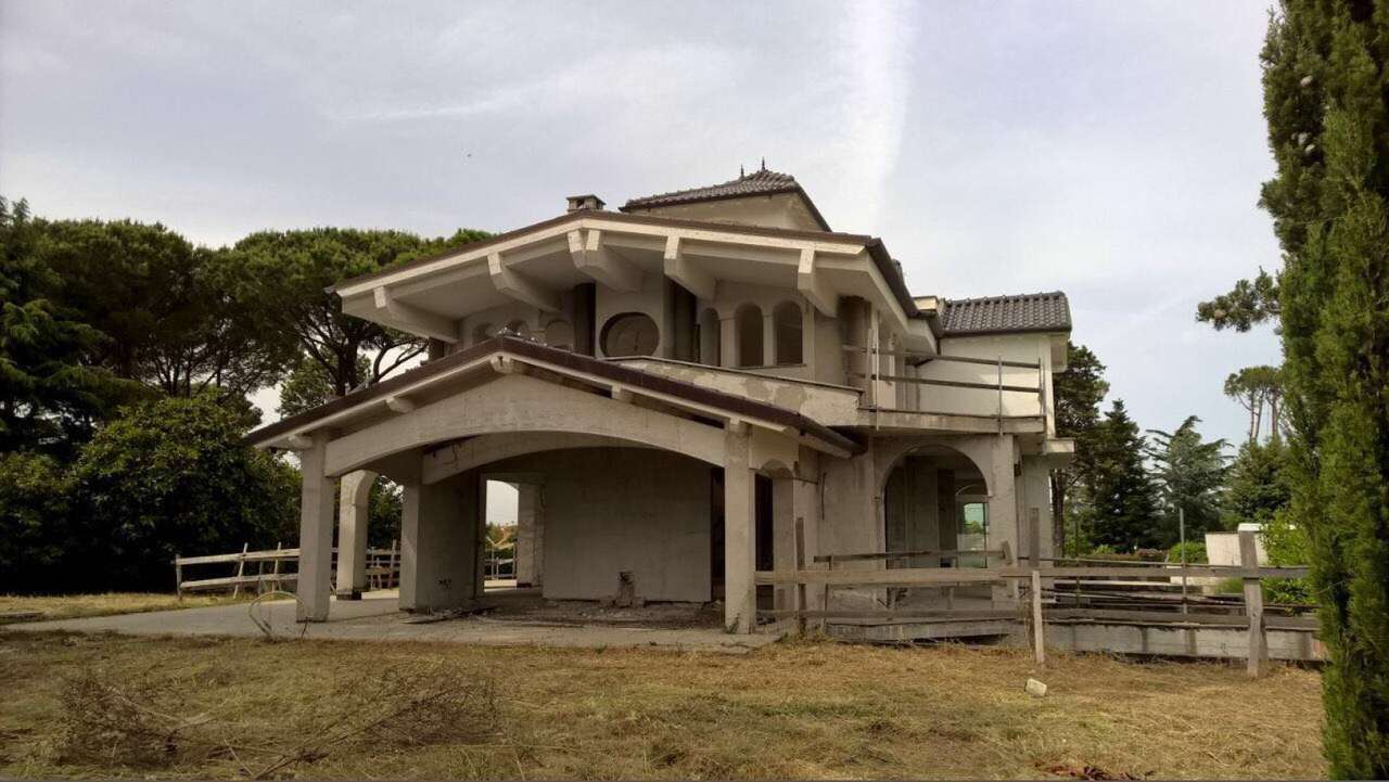 CASAL SELCE - VILLA UNDER CONSTRUCTION WITH POOL