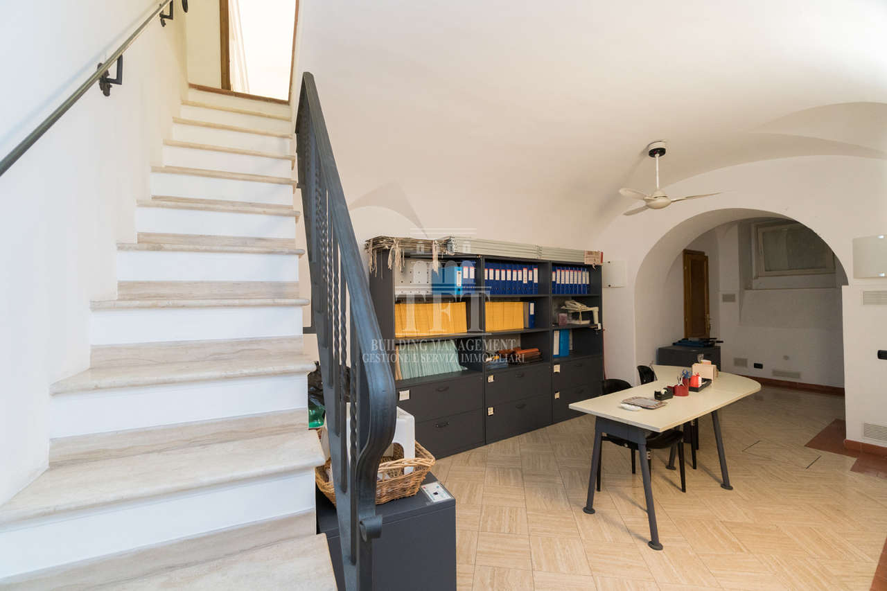 ELEGANT OFFICE IN MEADOWS WITH GARDEN