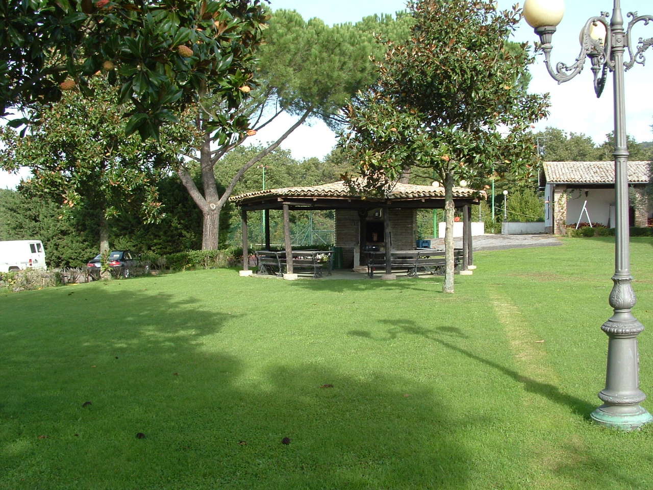 MERAVIGLIOSA VILLA CON PARCO E PISCINA