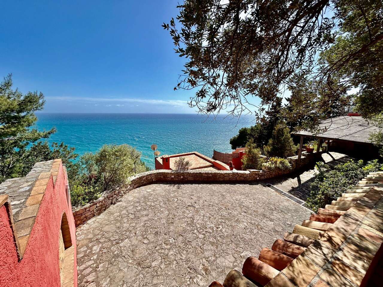 SAN FELICE CIRCEO VILLA WITH SEA VIEW