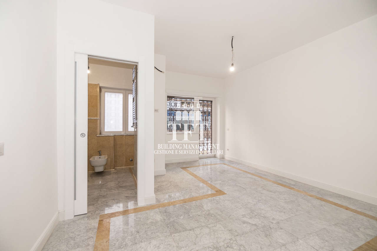 PRATI FISCALI, RENOVATED TWO-ROOM APARTMENT