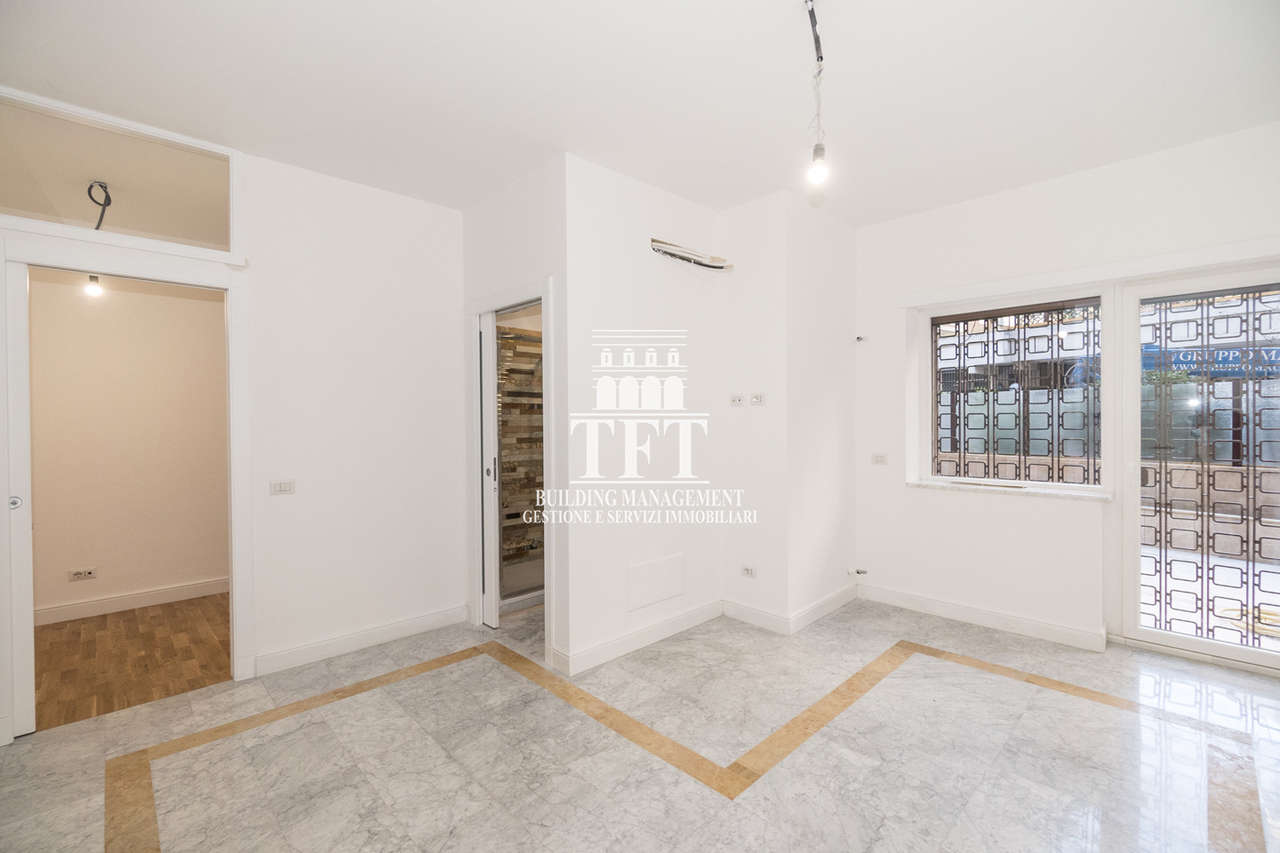 PRATI FISCALI, RENOVATED TWO-ROOM APARTMENT