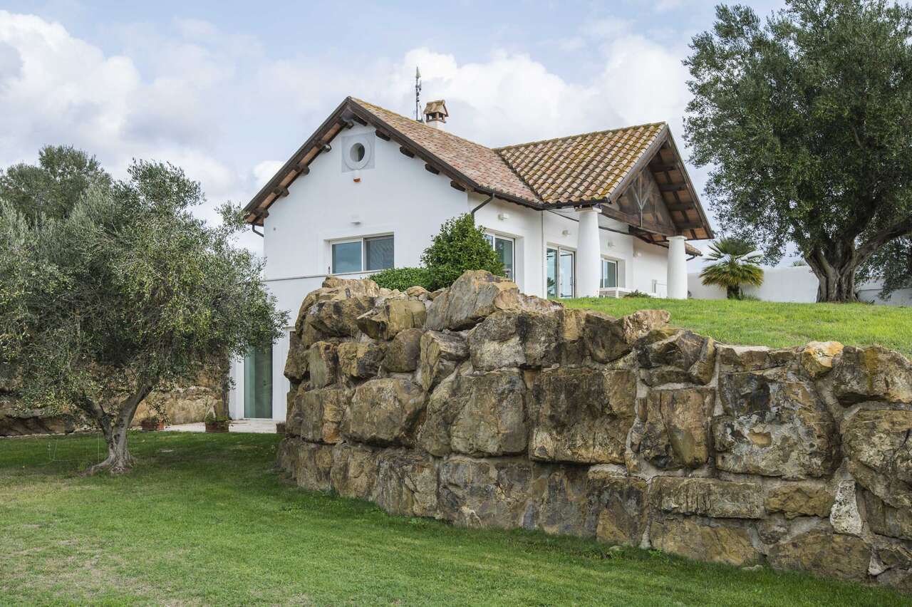 CAPALBIO, PESCIA ROMANA PRESTIGIOSA VILLA