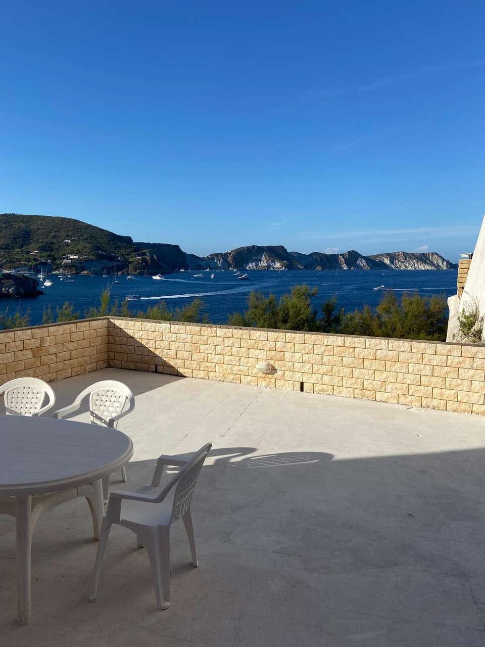 PONZA FOUR-ROOM APARTMENT FOR SALE