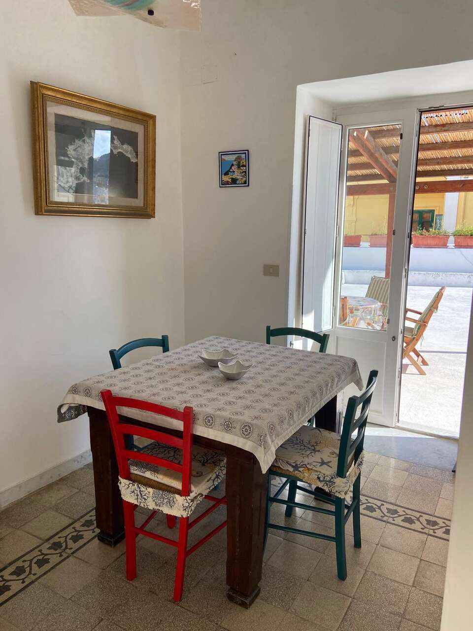 PONZA FOUR-ROOM APARTMENT FOR SALE