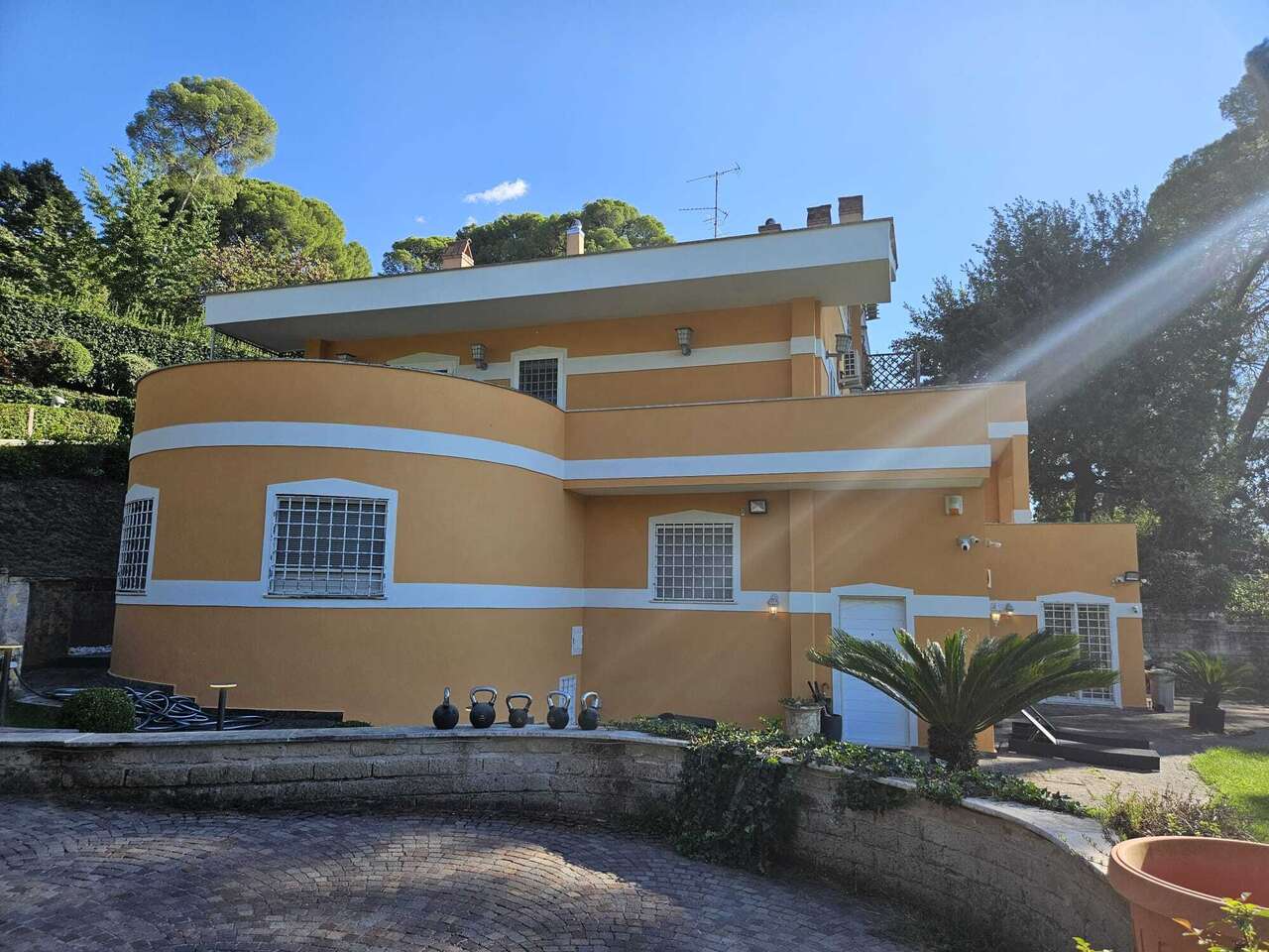 GROTTAROSSA, APARTMENT IN VILLA