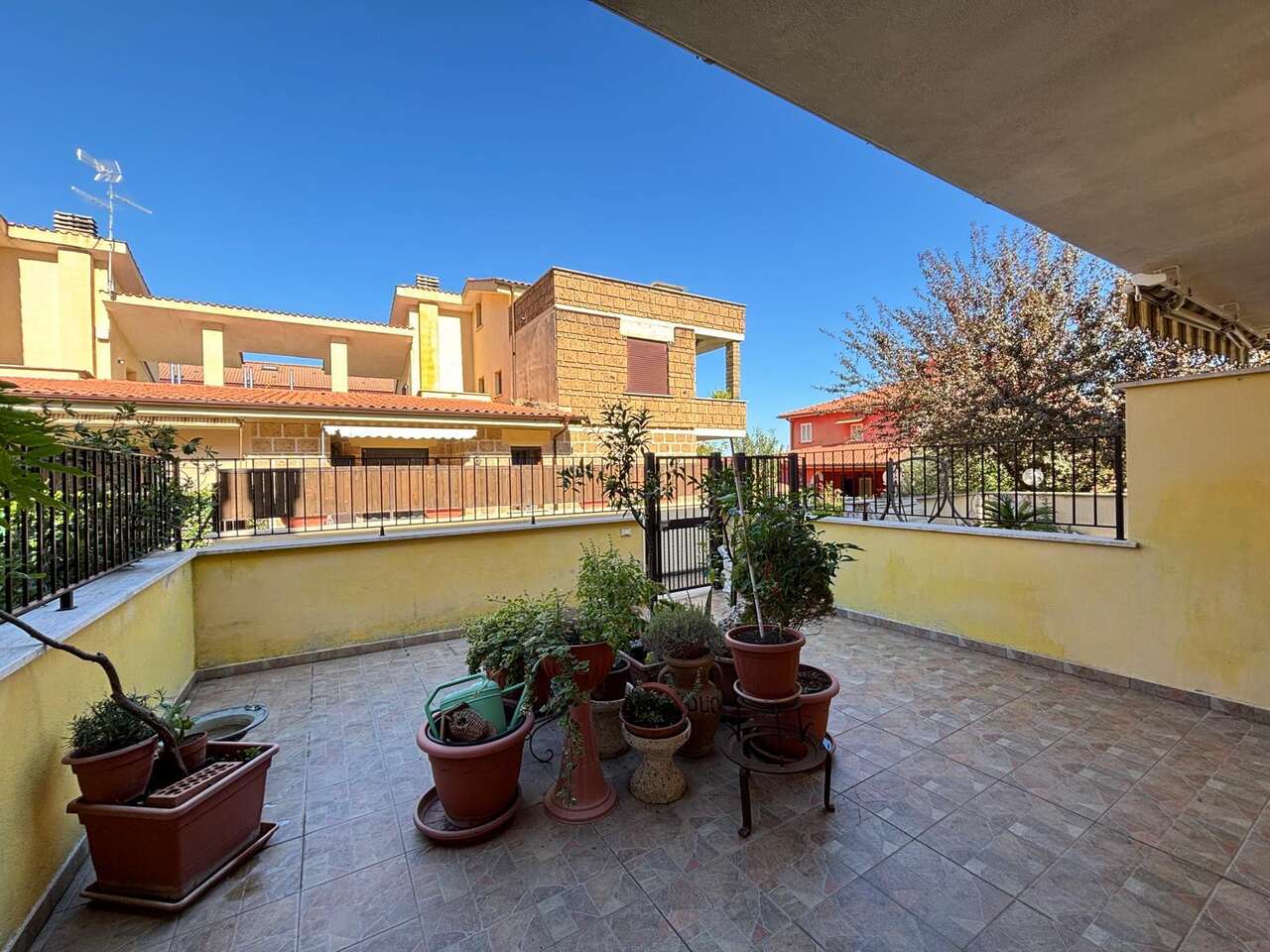 NEPI - APARTMENT IN A TERRACED HOUSE