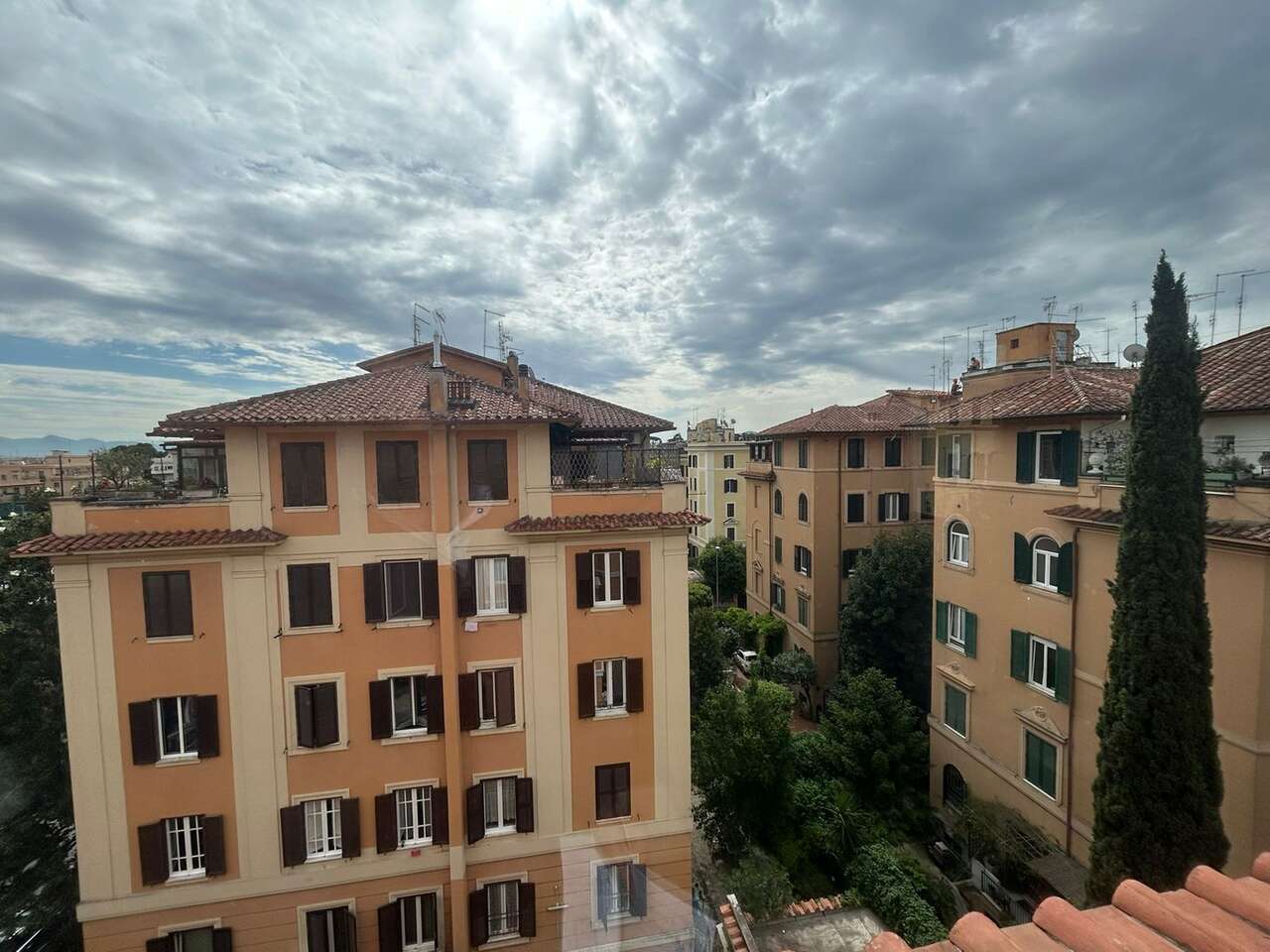 PIAZZA CRATI SALE - SPACIOUS APARTMENT