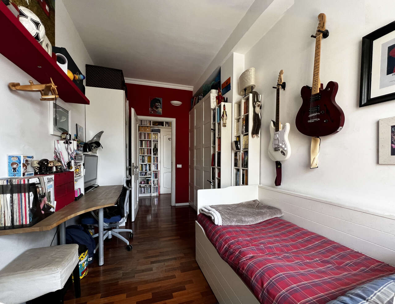 PONTE MILVIO, FOUR-ROOM APARTMENT WITH BALCONY