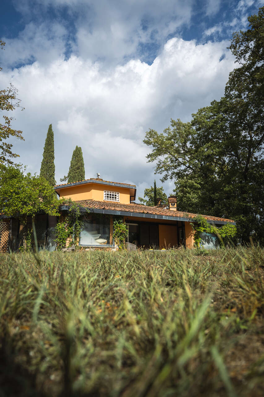 COLLEROMANO, DIVISIBLE VILLA WITH PARK AND POOL