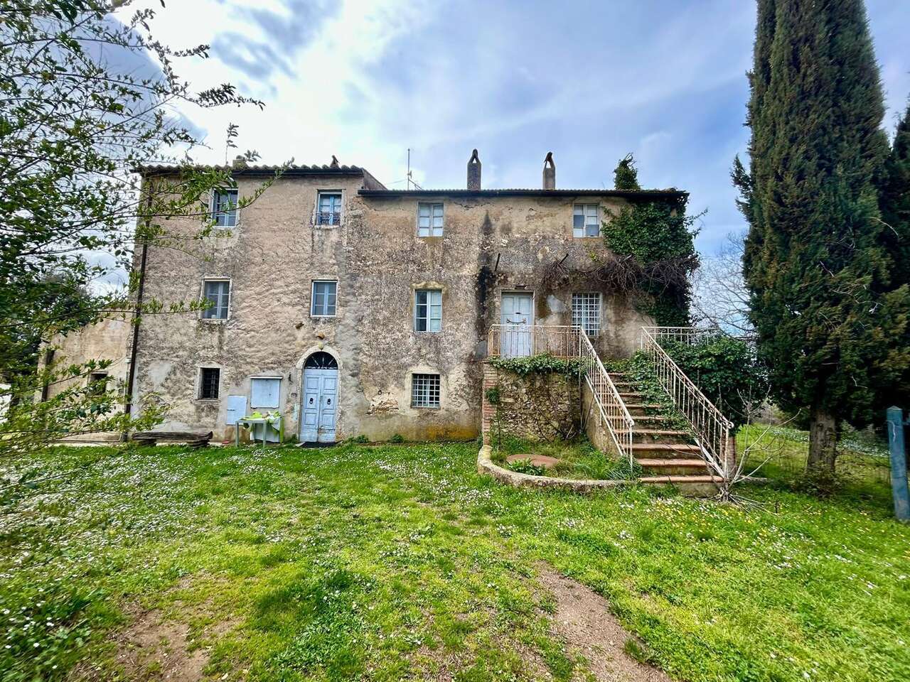 UN GIOIELLO TRA LE COLLINE TOSCANE