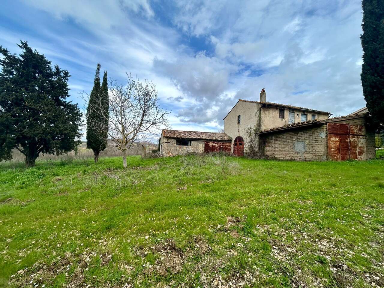 UN GIOIELLO TRA LE COLLINE TOSCANE