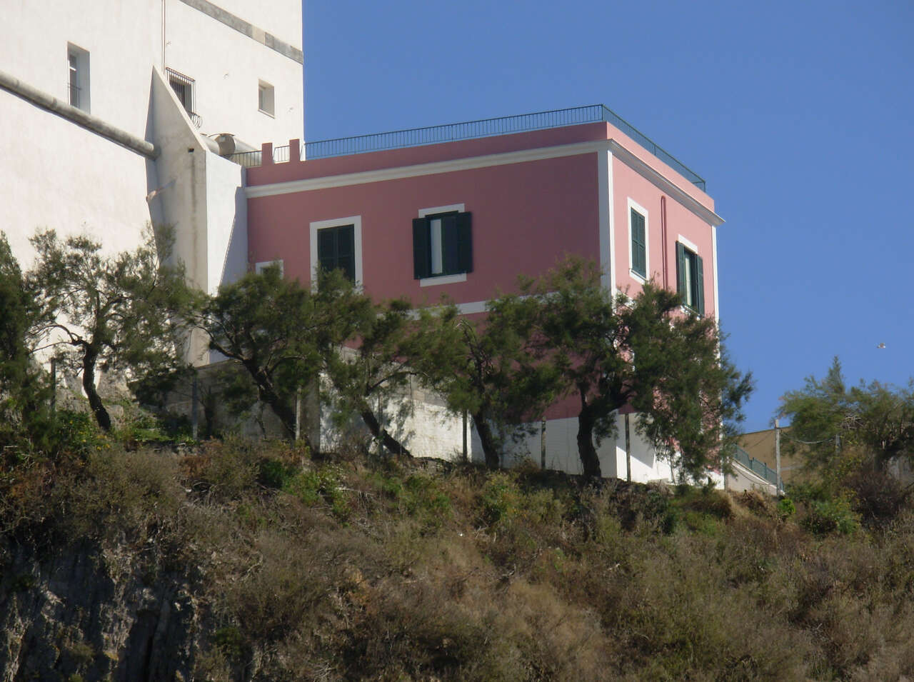 PONZA APPARTAMENTO IN VILLA D'EPOCA