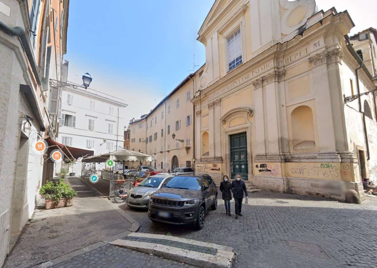 TRASTEVERE, APPARTAMENTO DA RISTRUTTURARE