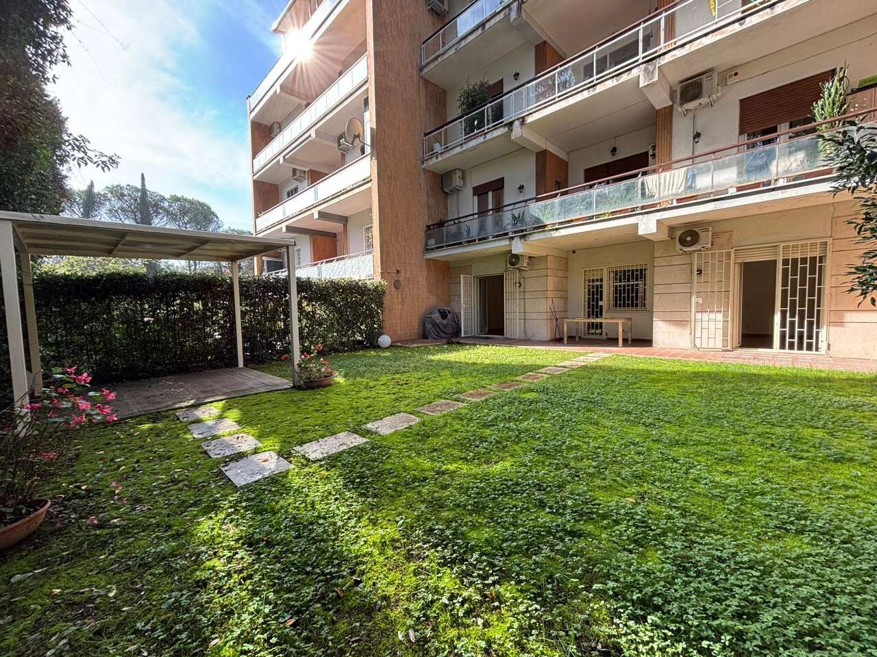 Charming Apartment with Garden