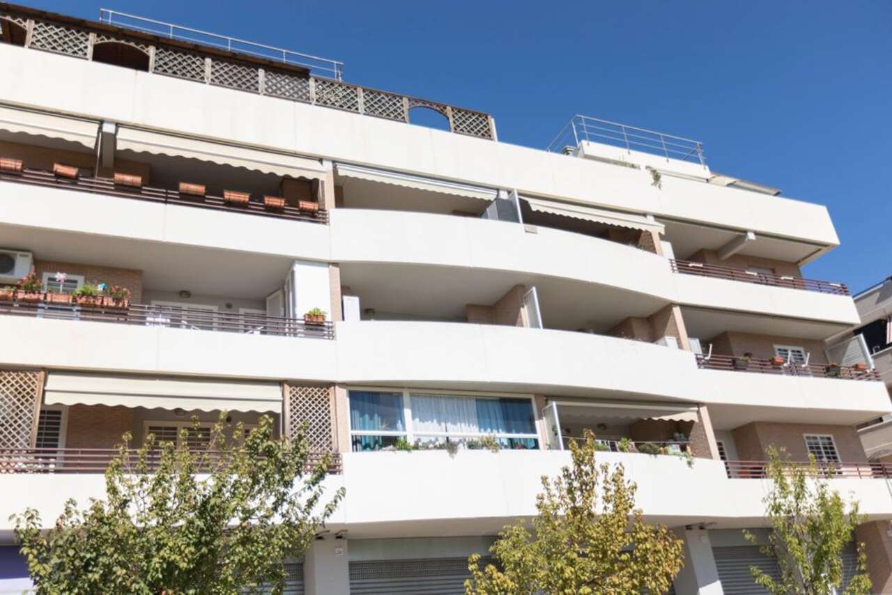 APARTMENT OVERLOOKING THE GREENERY