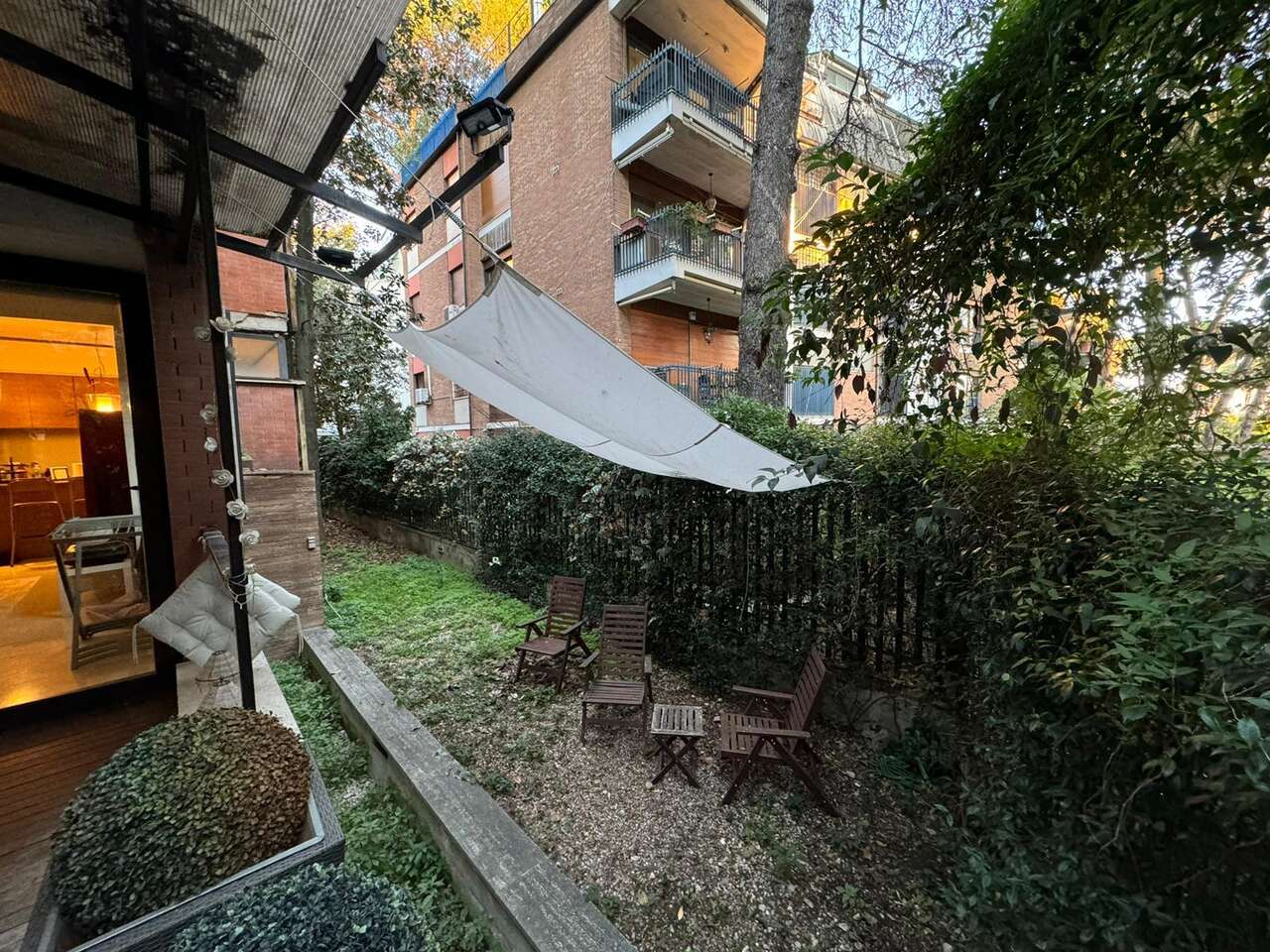 VIGNA CLARA, APARTMENT WITH GARDEN