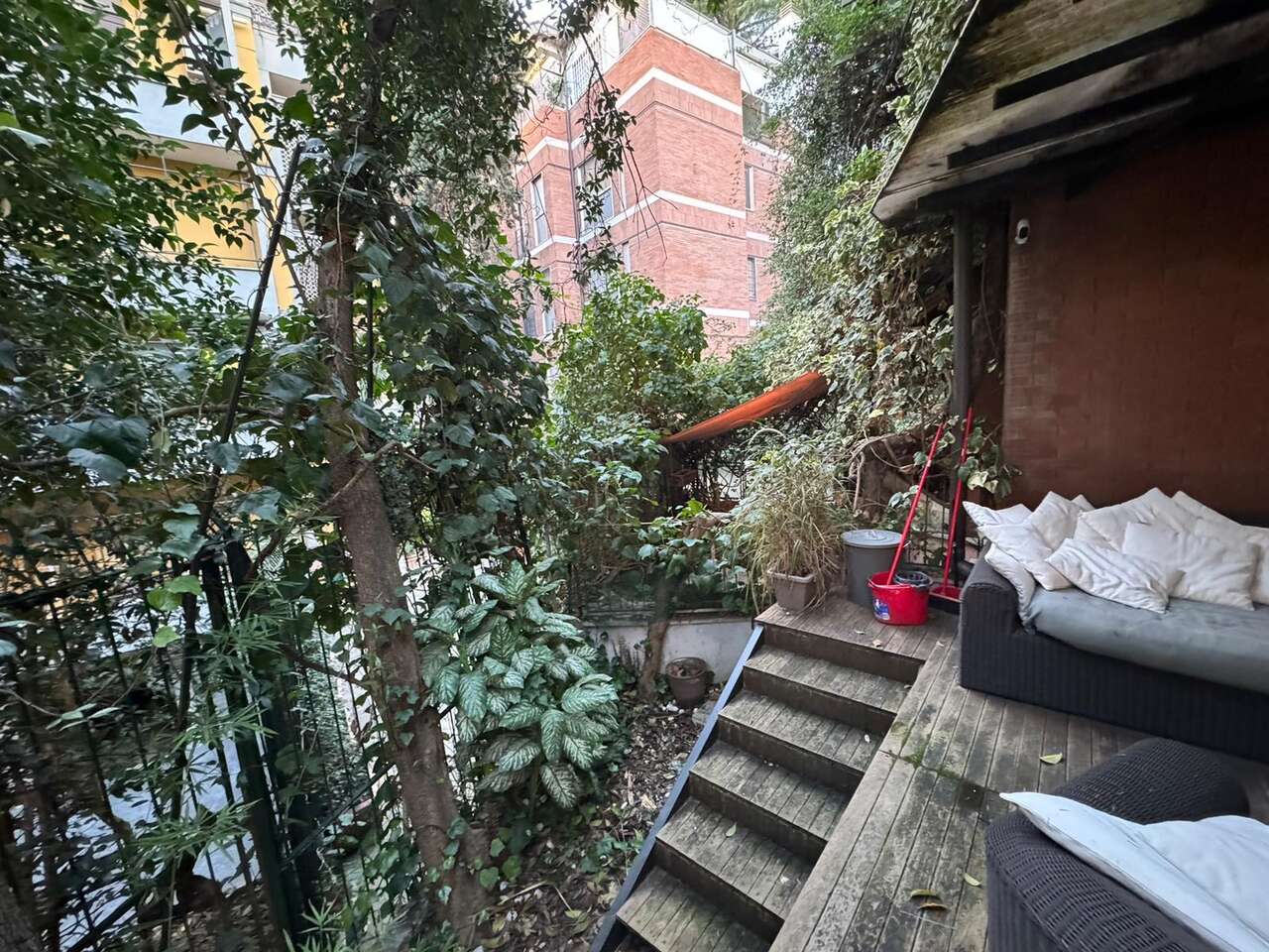 VIGNA CLARA, APARTMENT WITH GARDEN