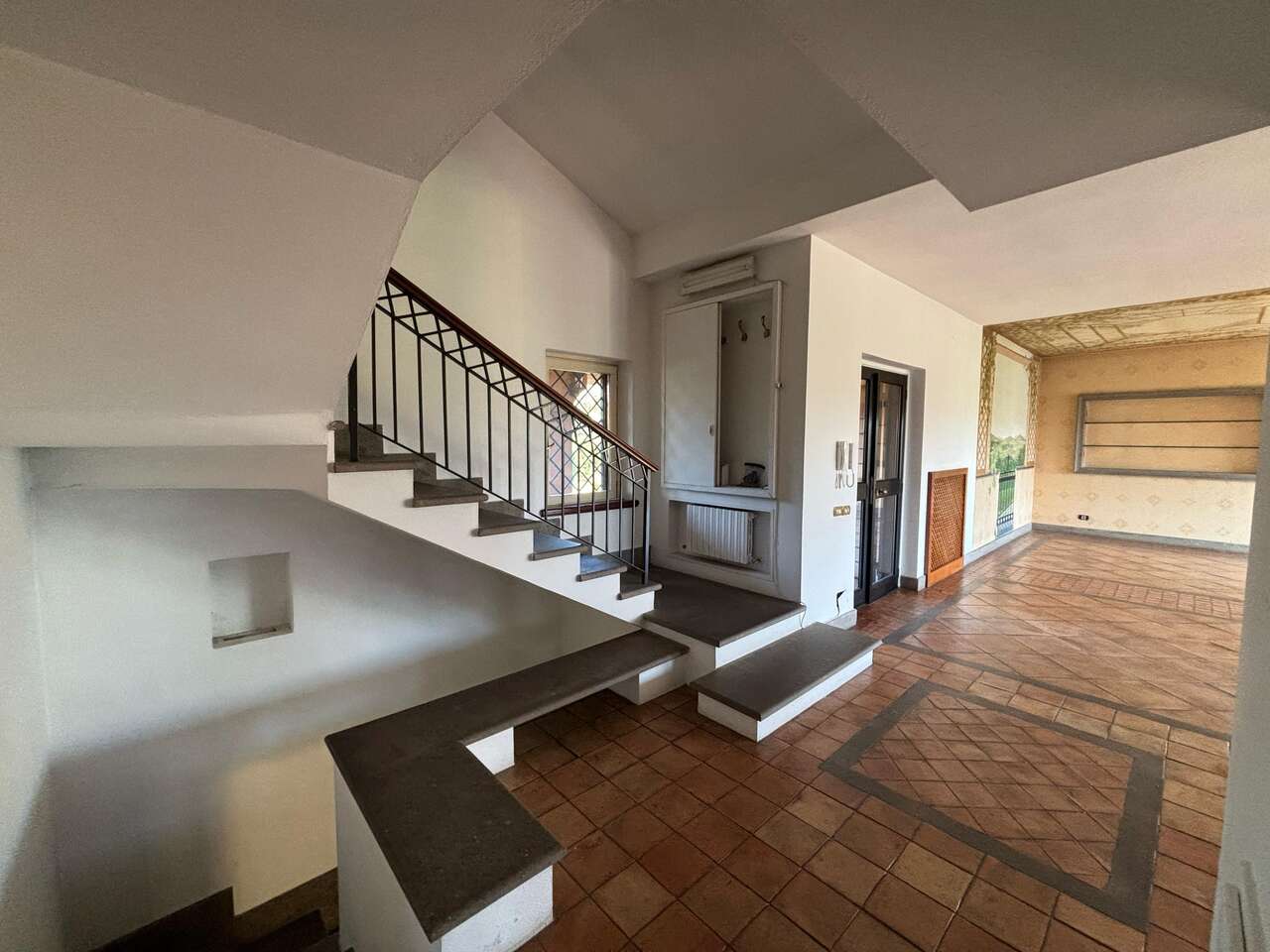DIVINO AMORE VILLA IN COMPRENSORIO