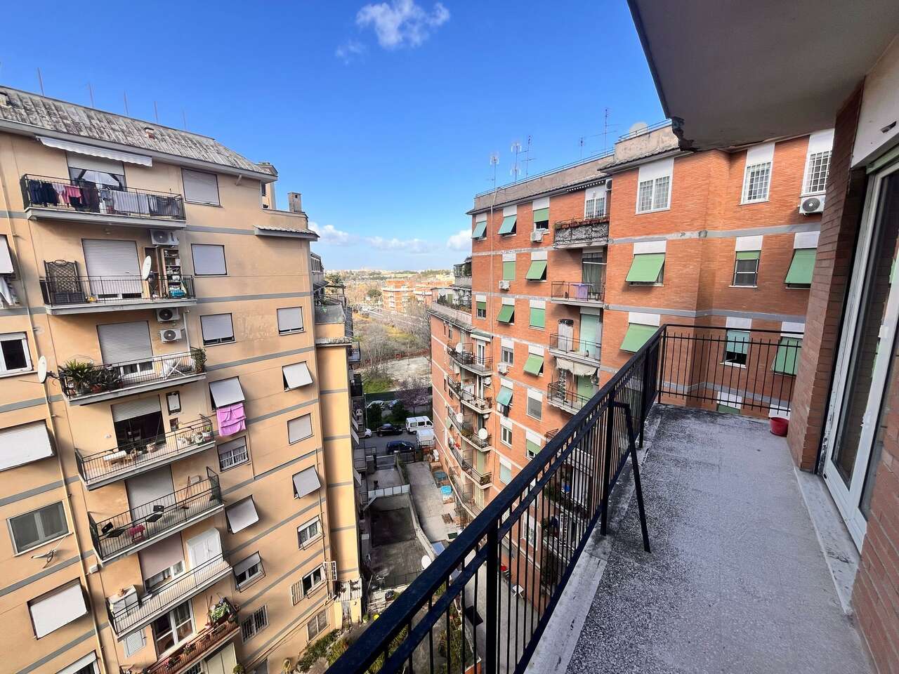 MONTI TIBURTINI, LUMINOSO APPARTAMENTO