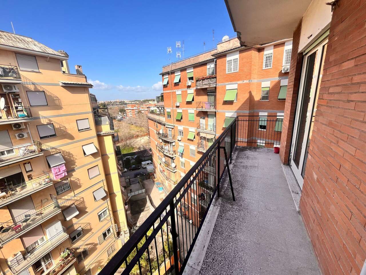 MONTI TIBURTINI, LUMINOSO APPARTAMENTO