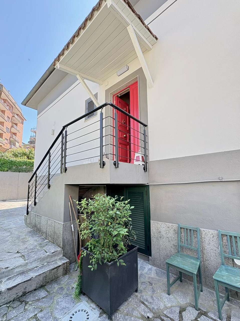 APPARTAMENTO IN VILLA CON GIARDINO