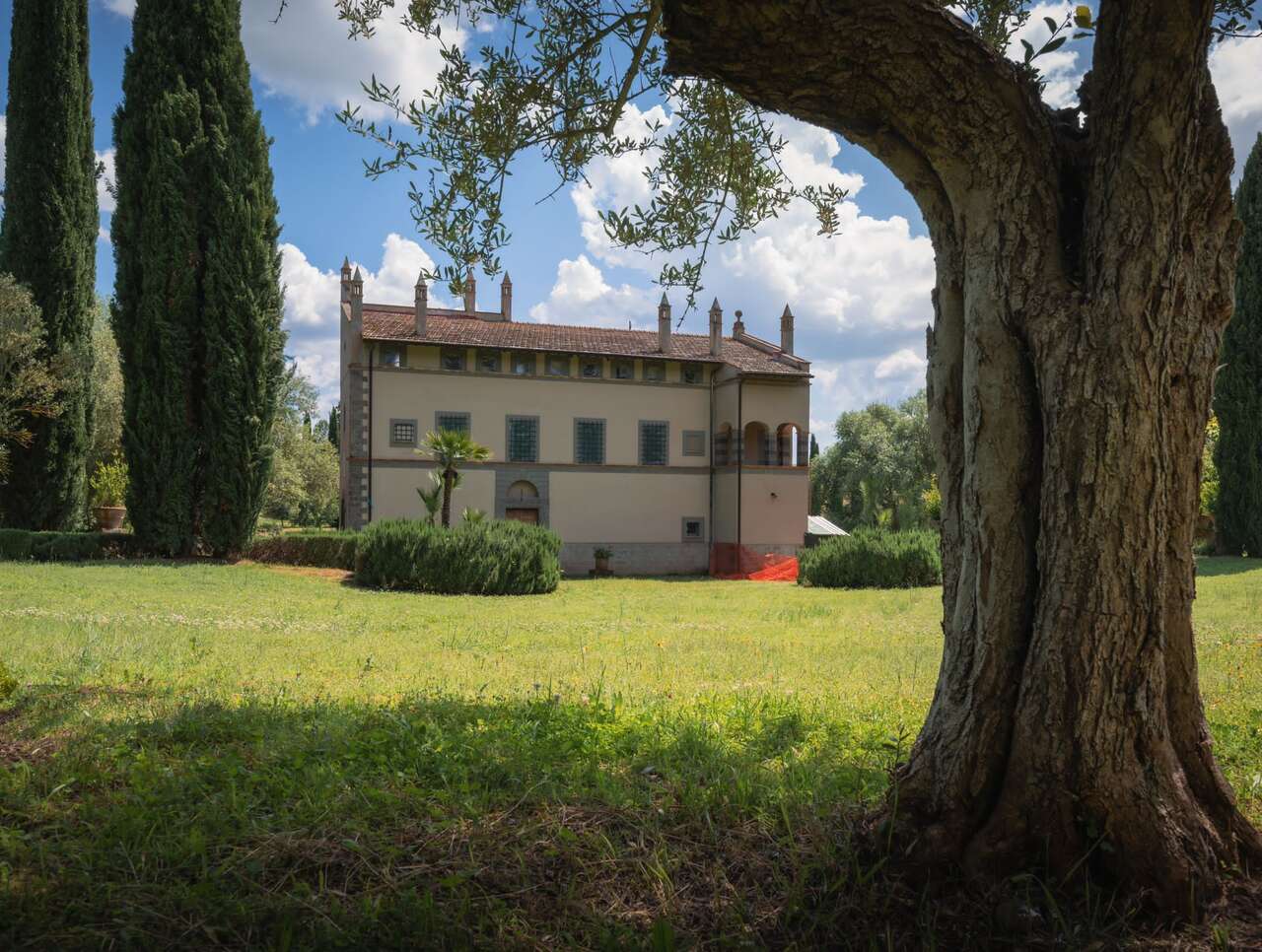 VETRALLA , SUGGESTIVA PROPRIETA'
