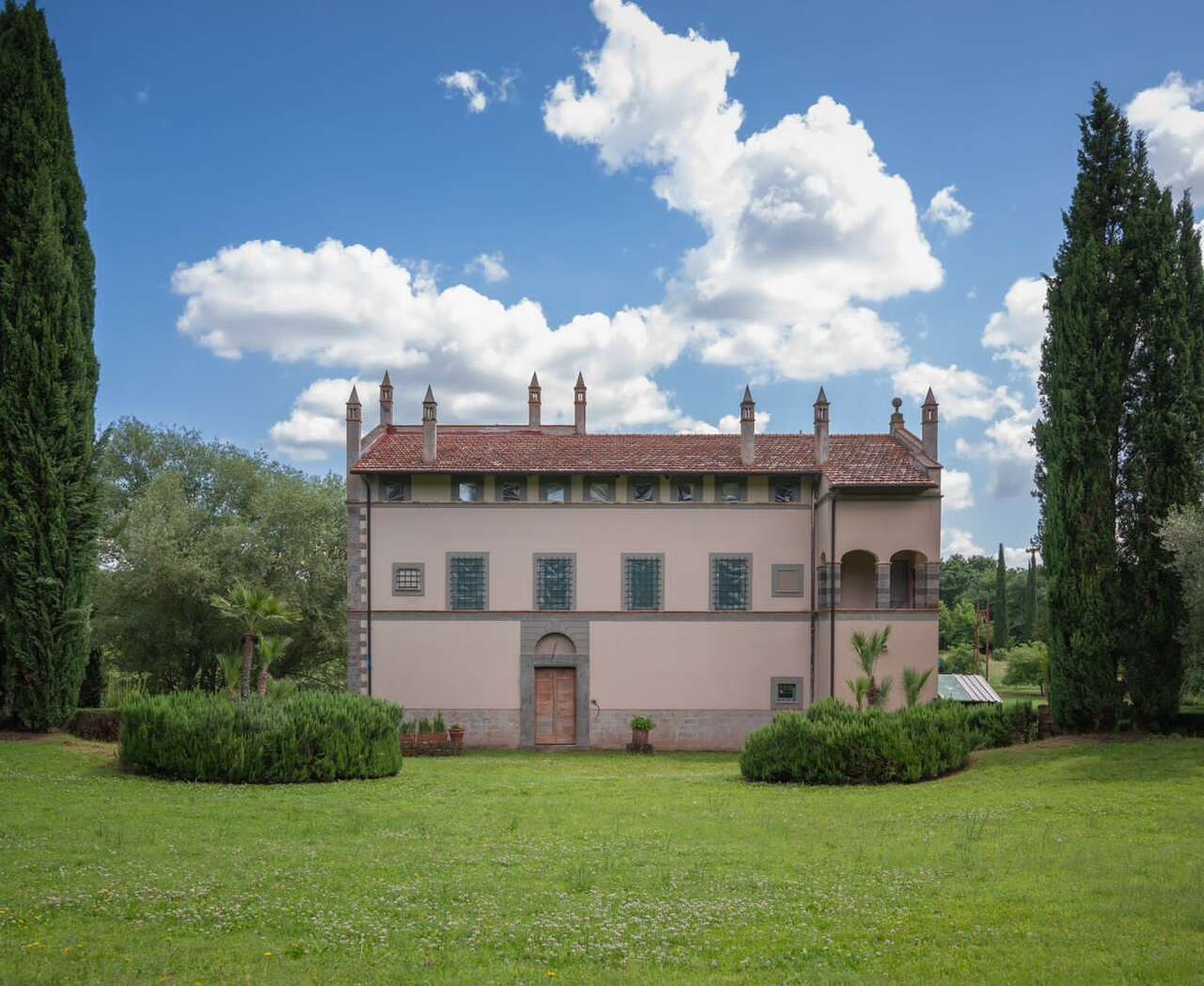VETRALLA , SUGGESTIVA PROPRIETA'