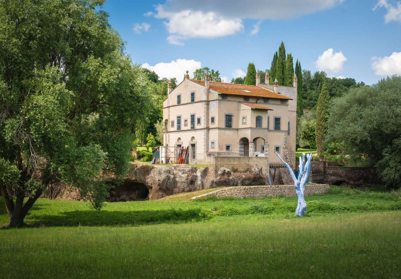 VETRALLA , SUGGESTIVA PROPRIETA'