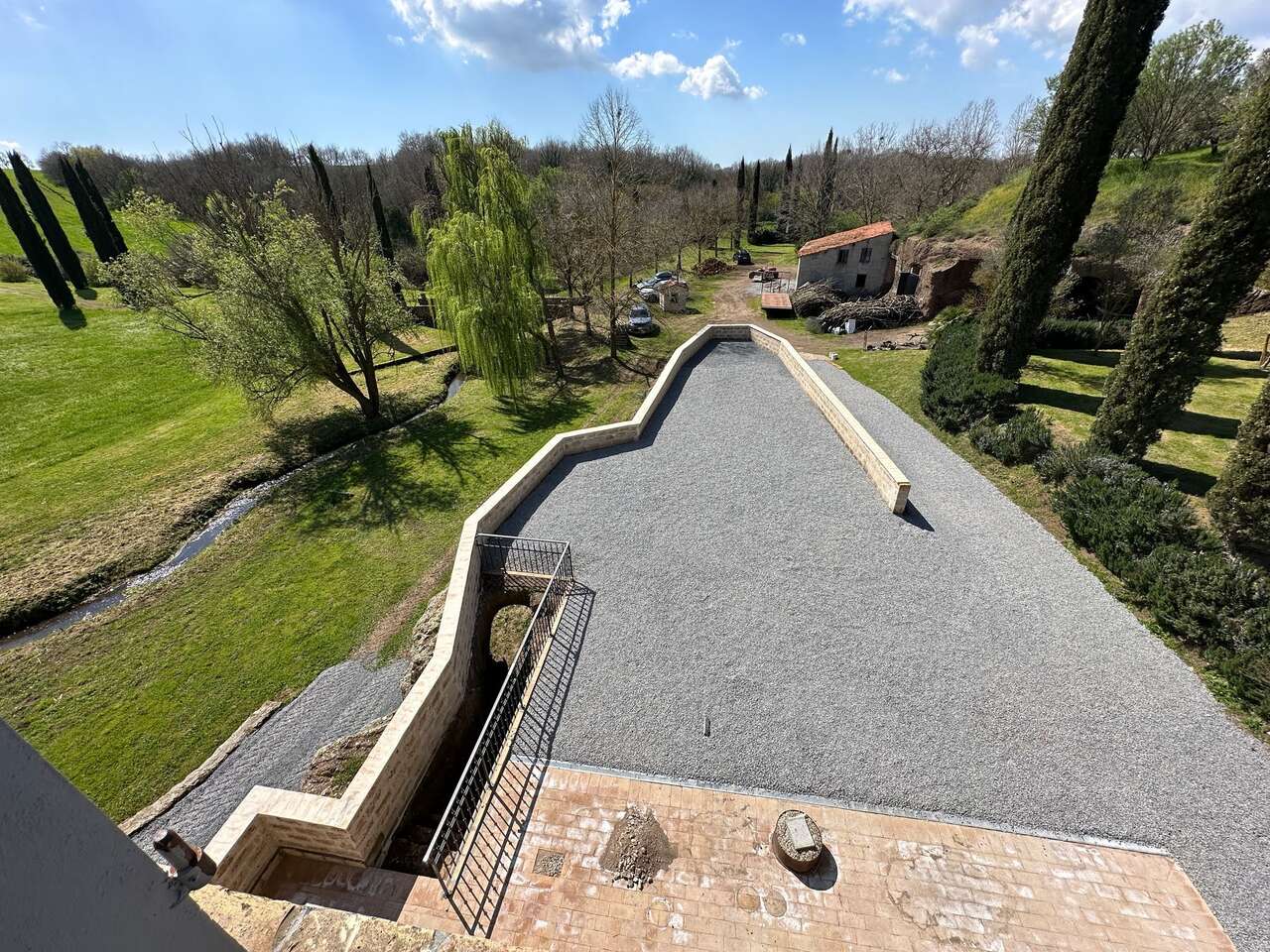 VETRALLA , SUGGESTIVA PROPRIETA'