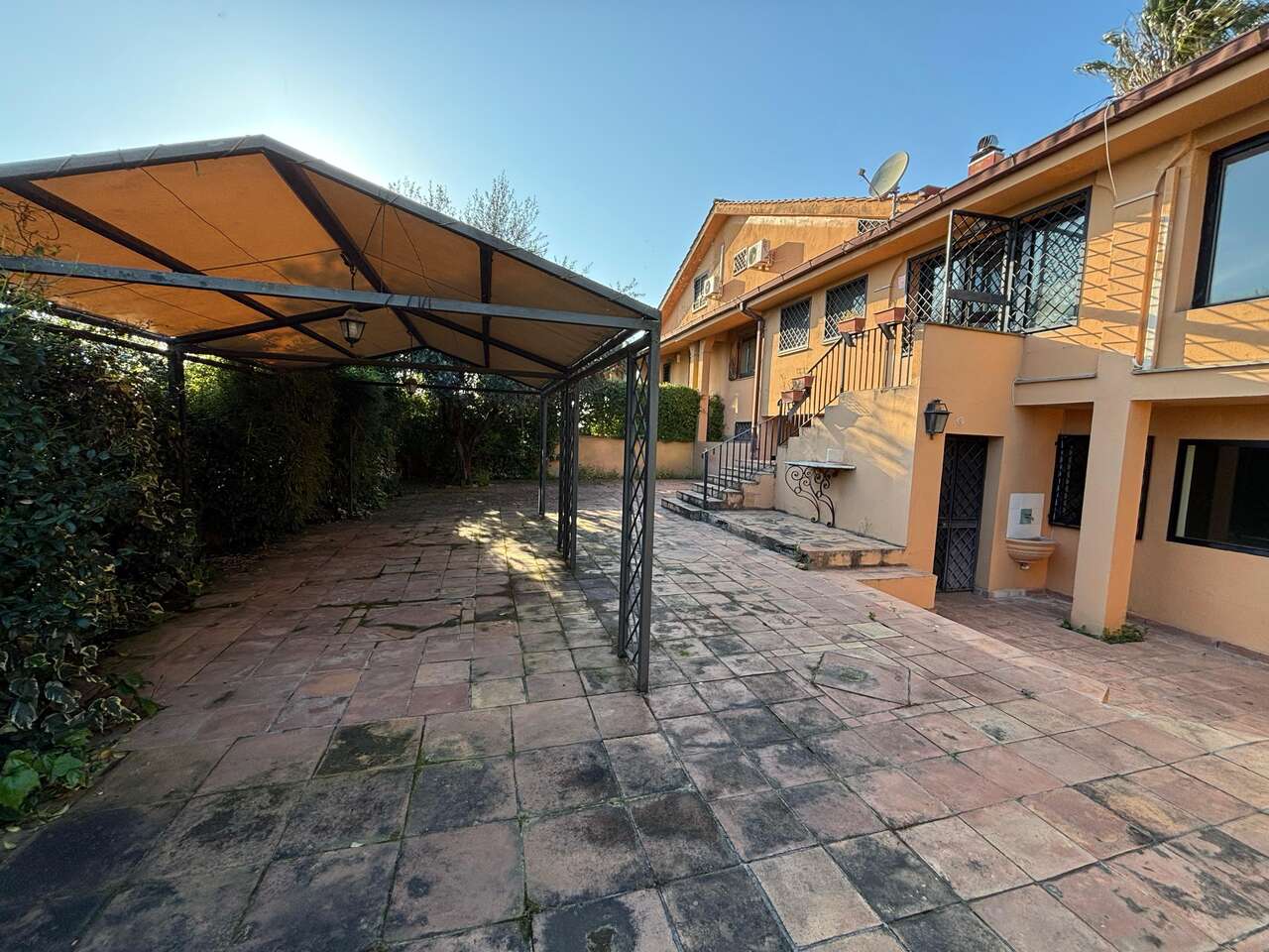 DIVINO AMORE VILLA IN COMPRENSORIO