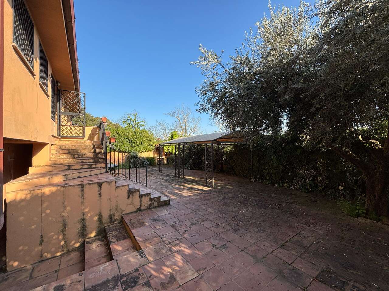 DIVINO AMORE VILLA IN COMPRENSORIO