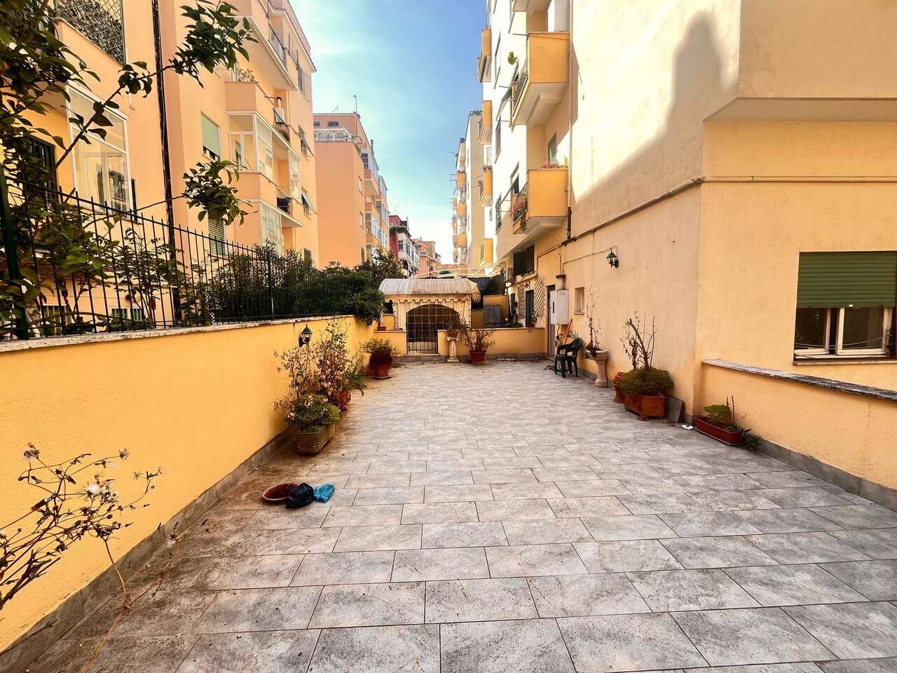 APPARTAMENTO CON AMPIO TERRAZZO