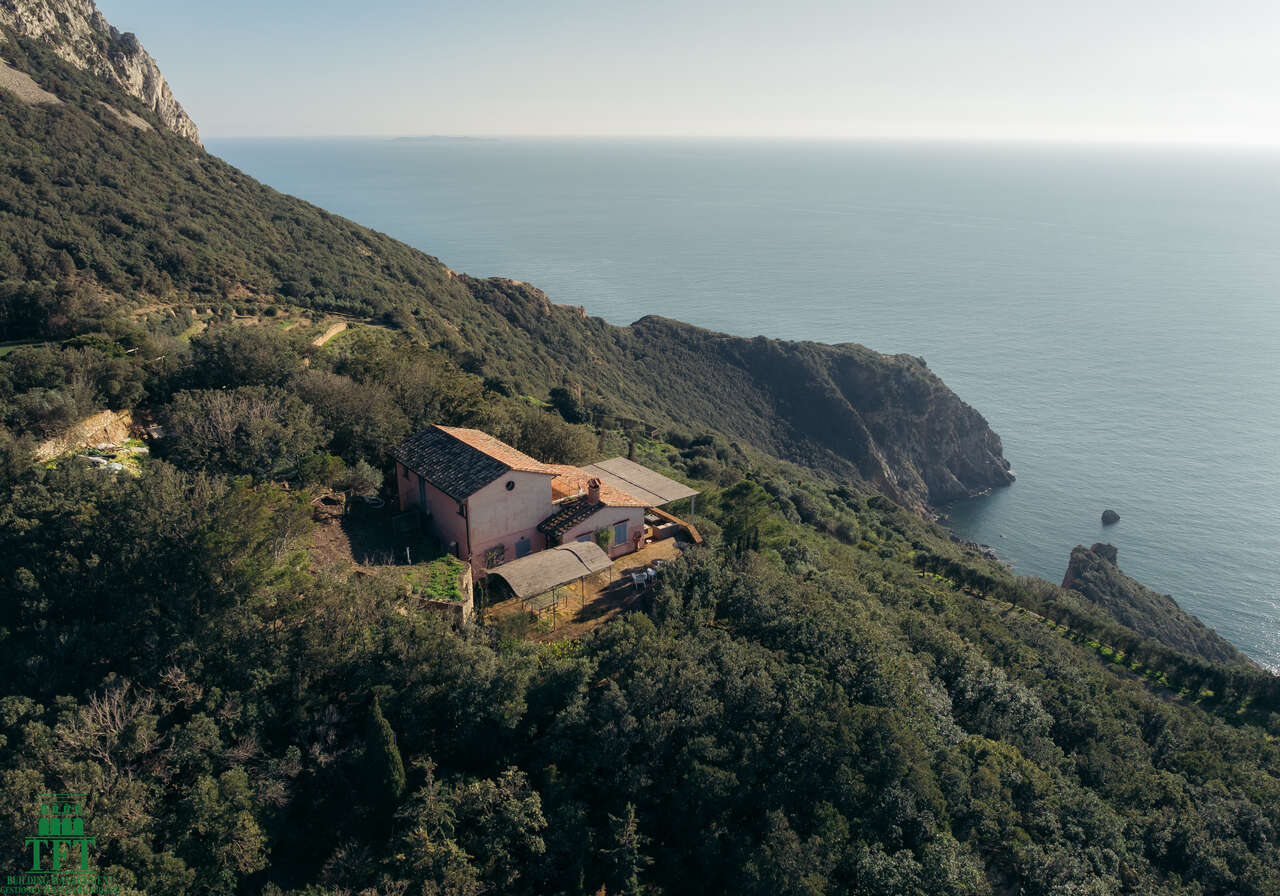 MONTE ARGENTARIO, INCANTEVOLE PROPRIETA'