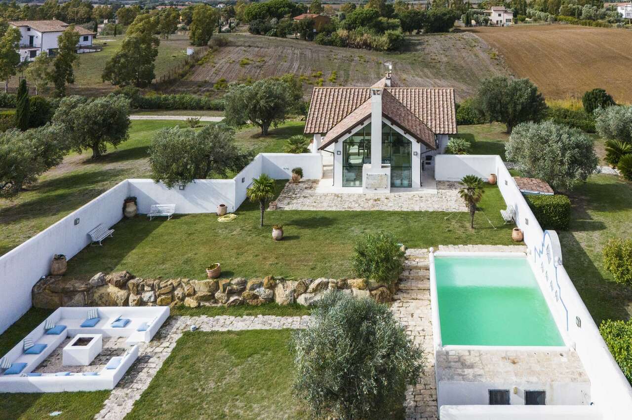  MONTALTO DI CASTRO PRESTIGIOUS VILLA