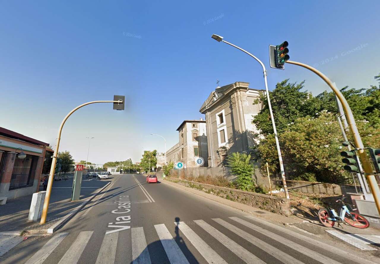 CASILINA FREEHOLD BUILDING FOR SALE