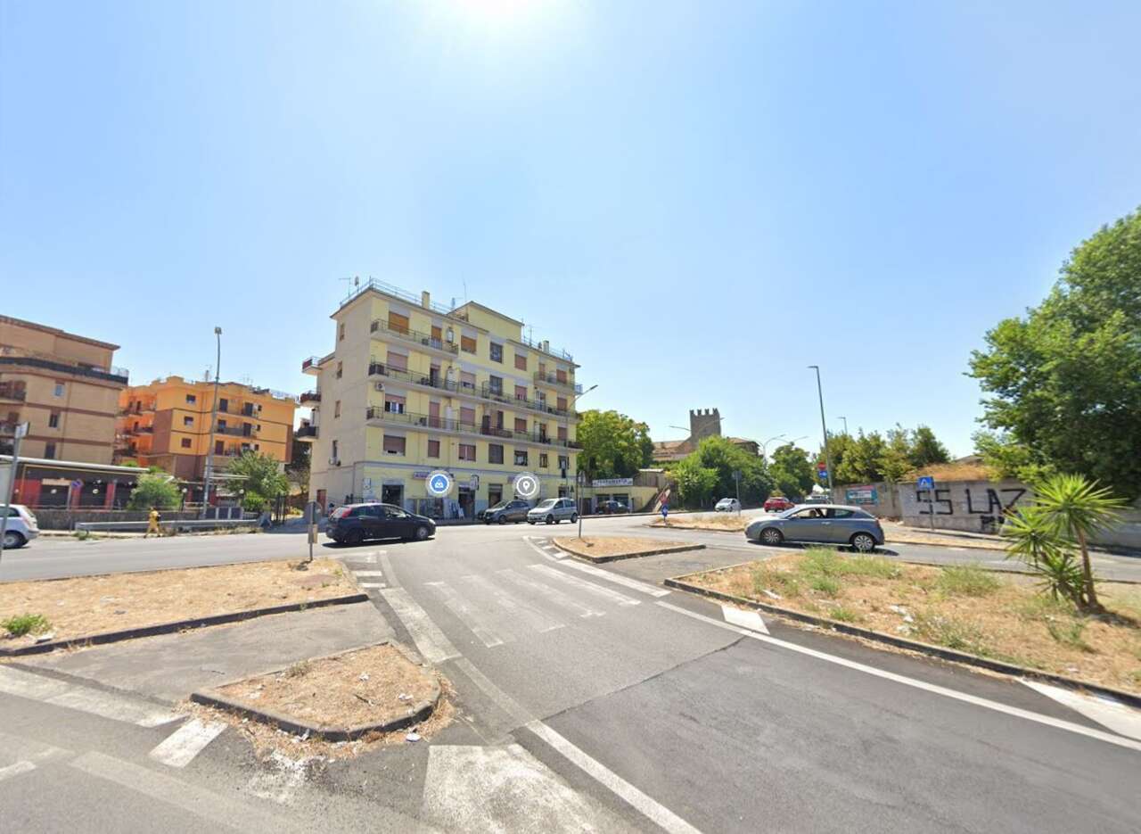 CASILINA FREEHOLD BUILDING FOR SALE
