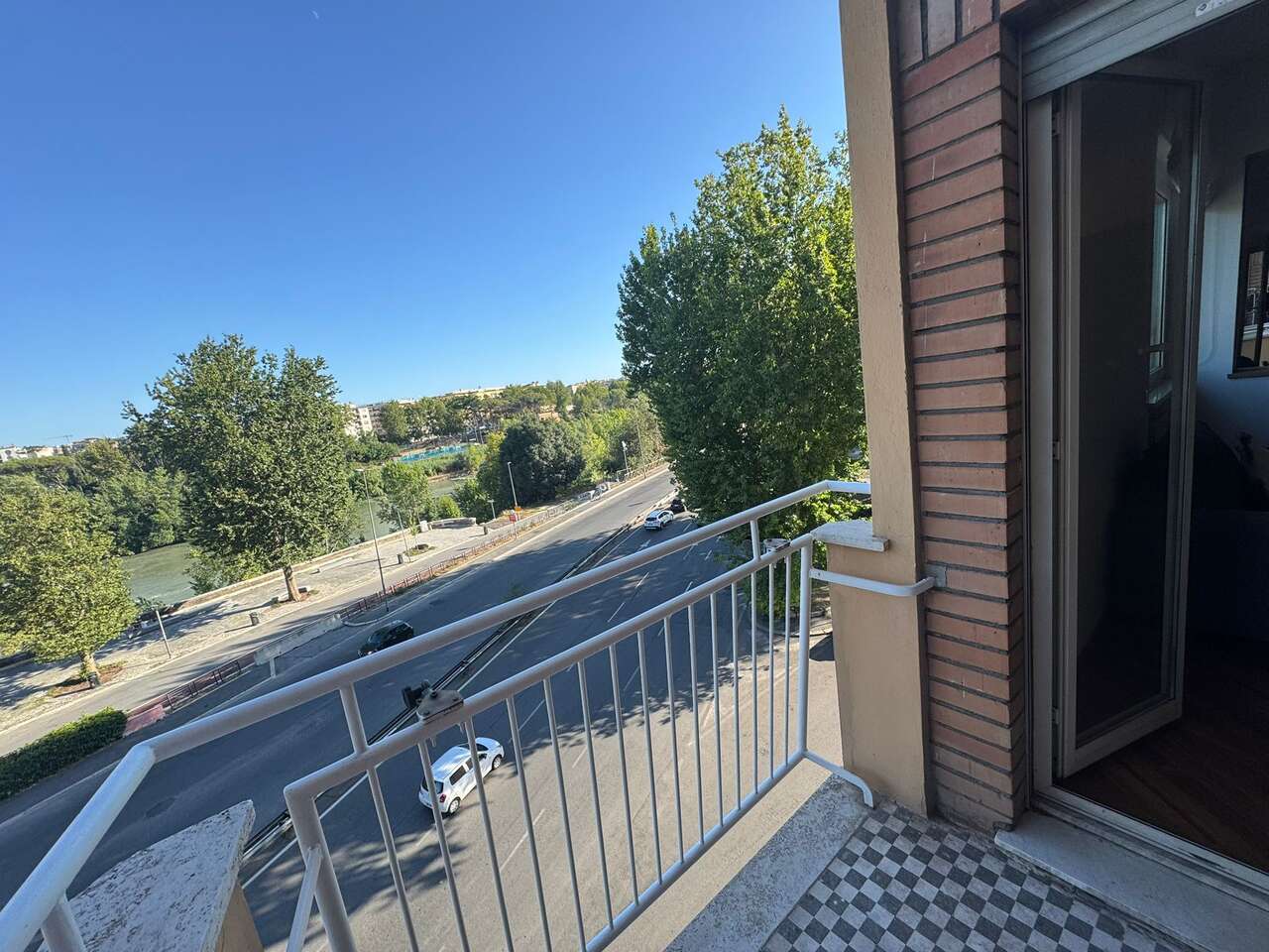 APPARTAMENTO PANORAMICO SUL TEVERE