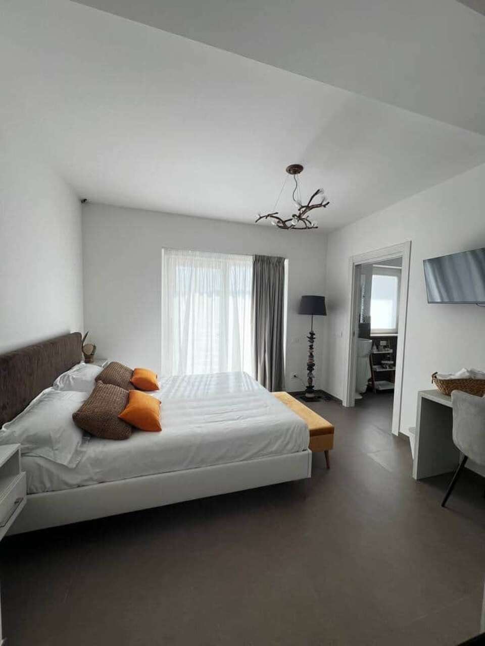 Historic Elegance, Modern Comfort, and Nature