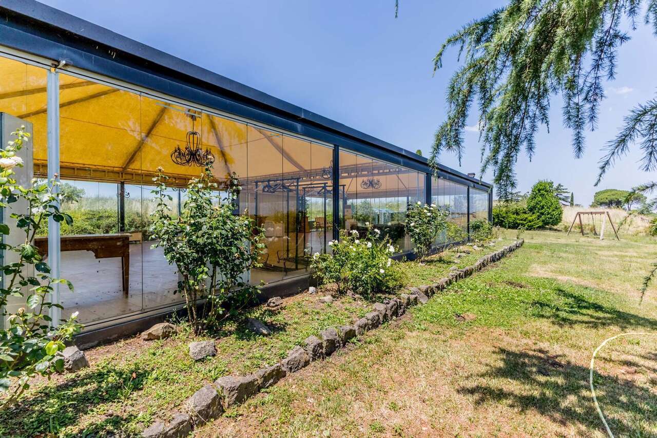 A TRUE GEM AMONG VINEYARDS AND OLIVE GROVES