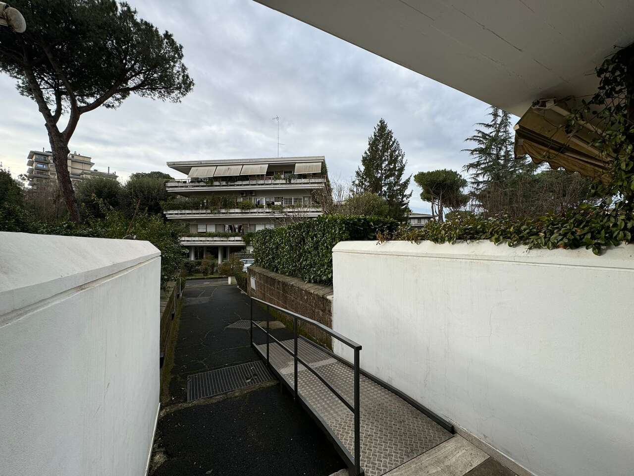 PRATO DELLA SIGNORA, APPARTAMENTO CON TERRAZZO PRATO DELLA SIGNORA, APPARTAMENTO CON TERRAZZO