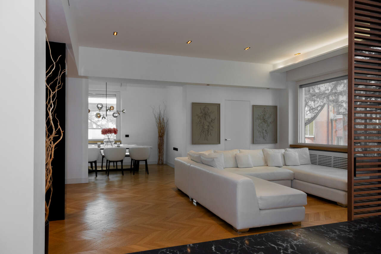 ELEGANZA MODERNA NEL CUORE DI VIGNA CLARA ELEGANZA MODERNA NEL CUORE DI VIGNA CLARA