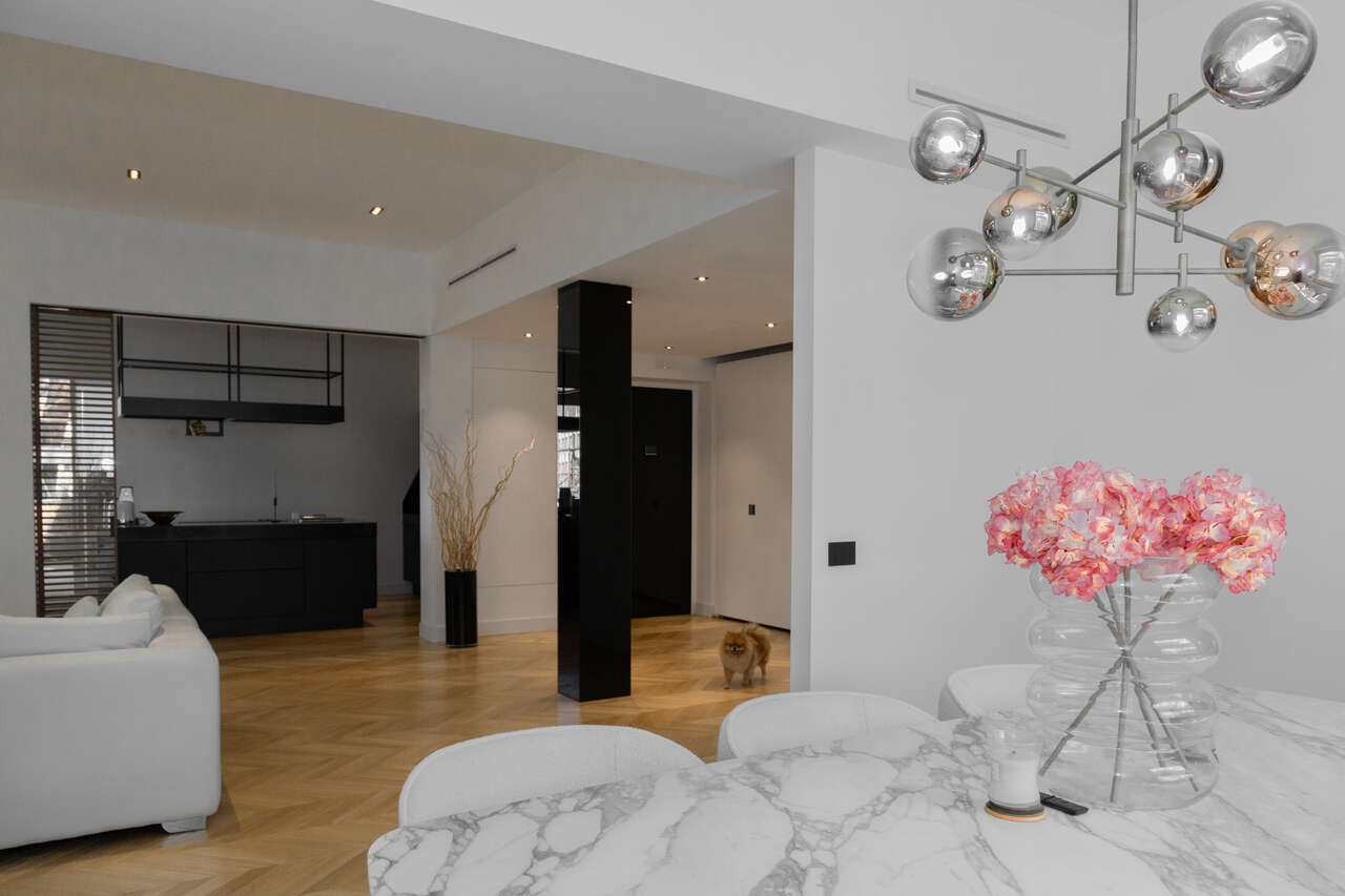 ELEGANZA MODERNA NEL CUORE DI VIGNA CLARA ELEGANZA MODERNA NEL CUORE DI VIGNA CLARA