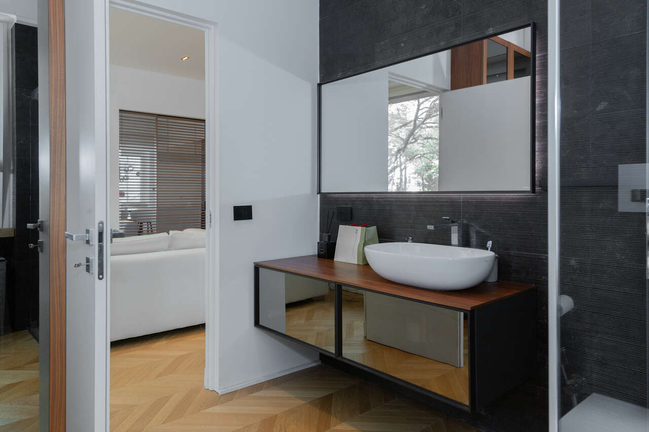 ELEGANZA MODERNA NEL CUORE DI VIGNA CLARA ELEGANZA MODERNA NEL CUORE DI VIGNA CLARA