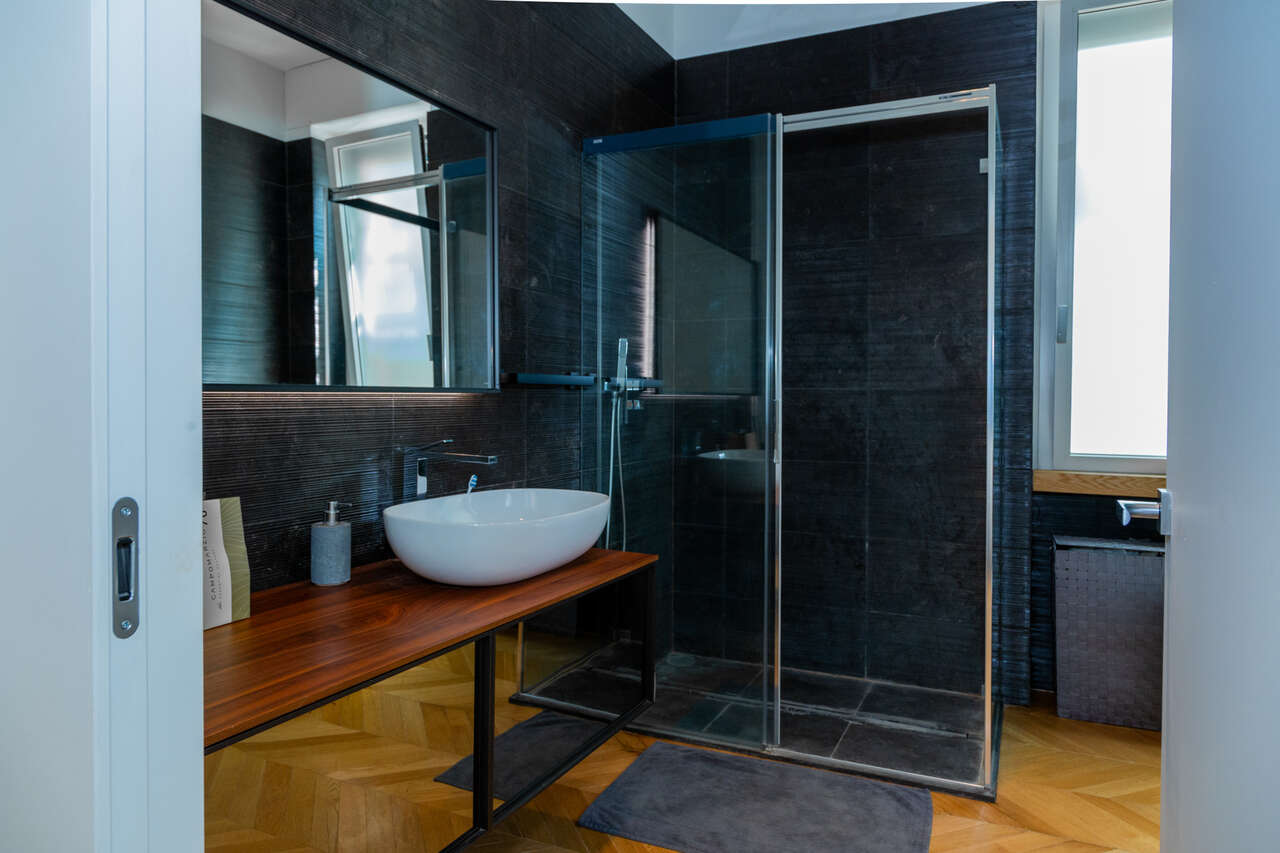 ELEGANZA MODERNA NEL CUORE DI VIGNA CLARA ELEGANZA MODERNA NEL CUORE DI VIGNA CLARA