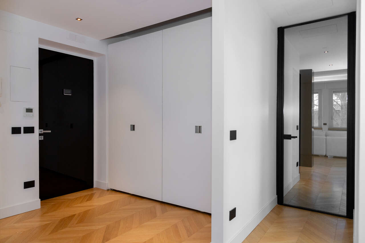 ELEGANZA MODERNA NEL CUORE DI VIGNA CLARA ELEGANZA MODERNA NEL CUORE DI VIGNA CLARA