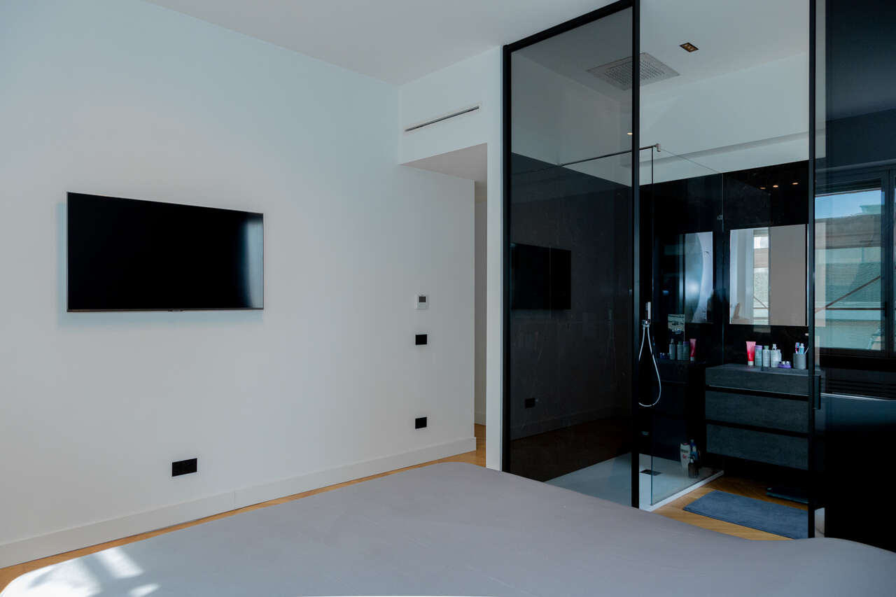 ELEGANZA MODERNA NEL CUORE DI VIGNA CLARA ELEGANZA MODERNA NEL CUORE DI VIGNA CLARA