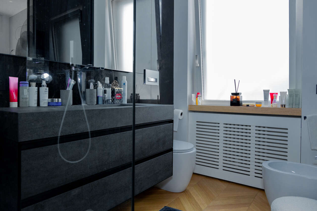 ELEGANZA MODERNA NEL CUORE DI VIGNA CLARA ELEGANZA MODERNA NEL CUORE DI VIGNA CLARA