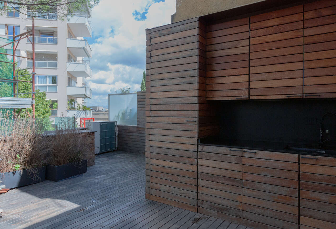 ELEGANZA MODERNA NEL CUORE DI VIGNA CLARA ELEGANZA MODERNA NEL CUORE DI VIGNA CLARA