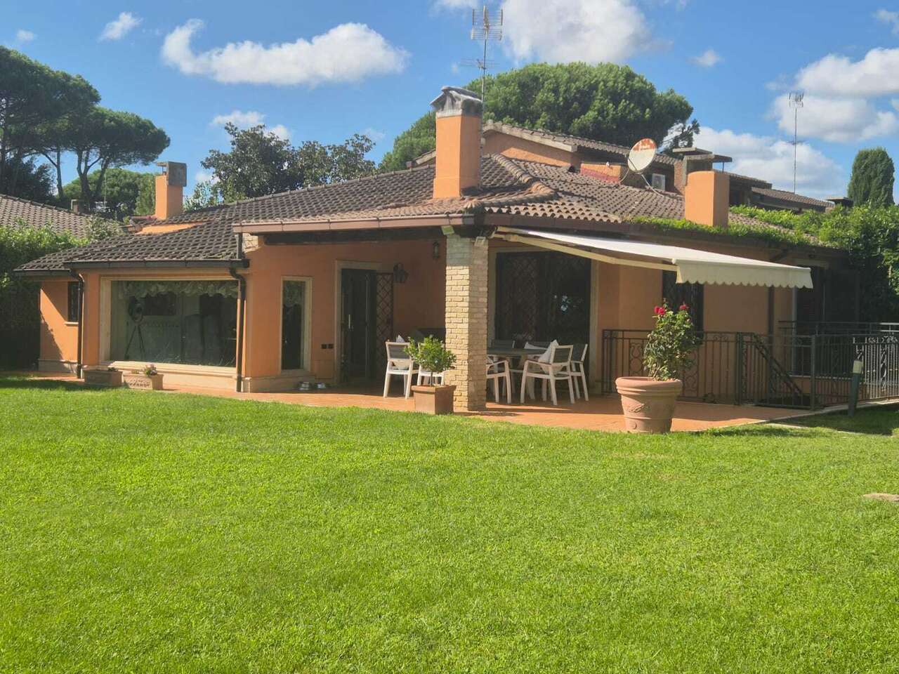 OLGIATA, VILLA BIFAMILIARE CON PISCINA OLGIATA, VILLA BIFAMILIARE CON PISCINA